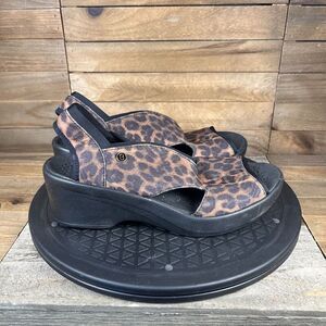 Bzees Womens Size US 7M Faithful Leopard Print Comfort Low Wedge Sandals